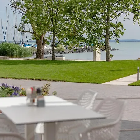 Balatonfoi Yacht Club Otel Balatonkenese
