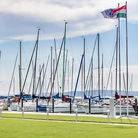 Hotel Balatonfoi Yacht Club