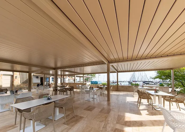 Ξενοδοχείο Balatonfoi Yacht Club 4*