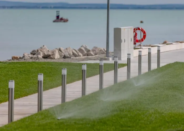 Ξενοδοχείο Balatonfoi Yacht Club 4*