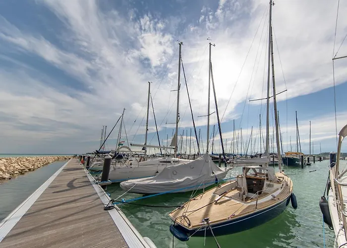 Balatonfoi Yacht Club 4* Balatonkenese